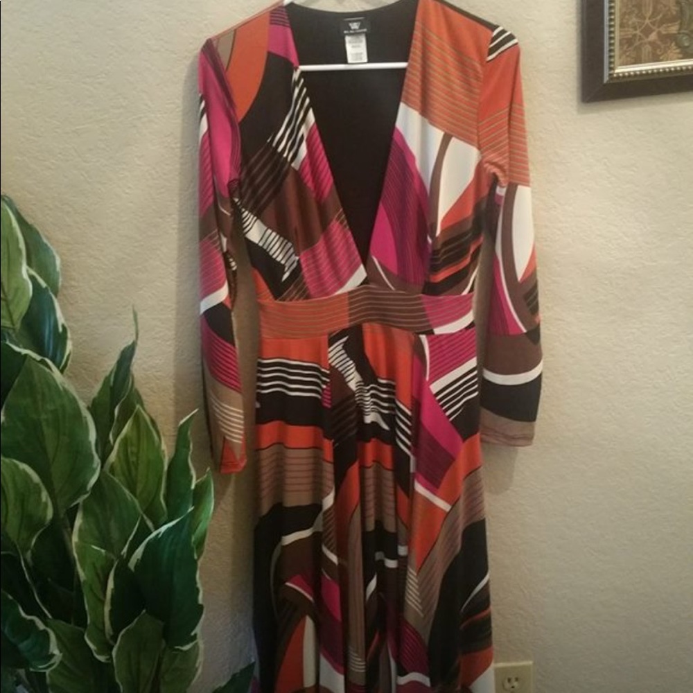 Double slit geometrical design dress